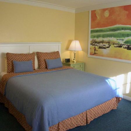 Bay Shores Peninsula Hotel Нюпорт Бийч Екстериор снимка