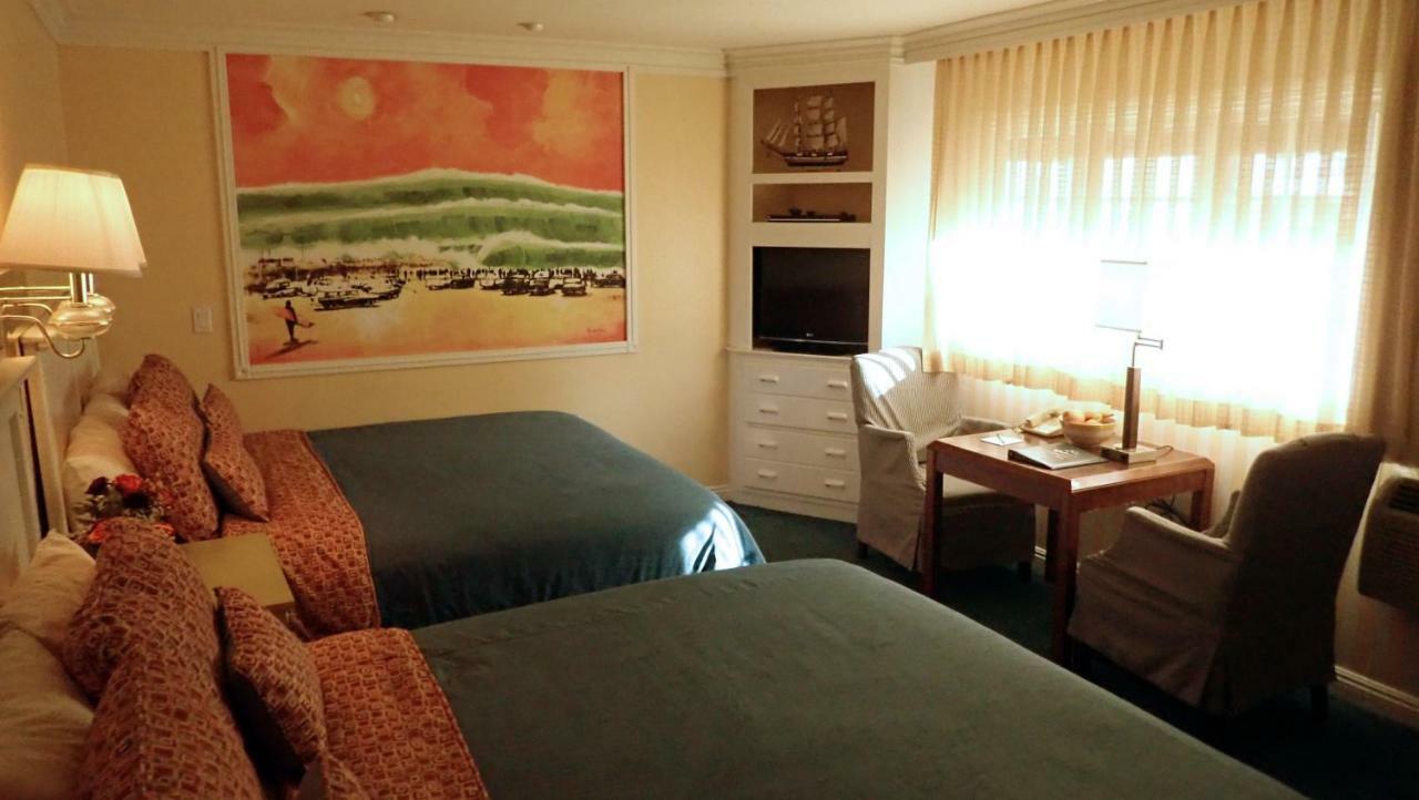 Bay Shores Peninsula Hotel Нюпорт Бийч Екстериор снимка